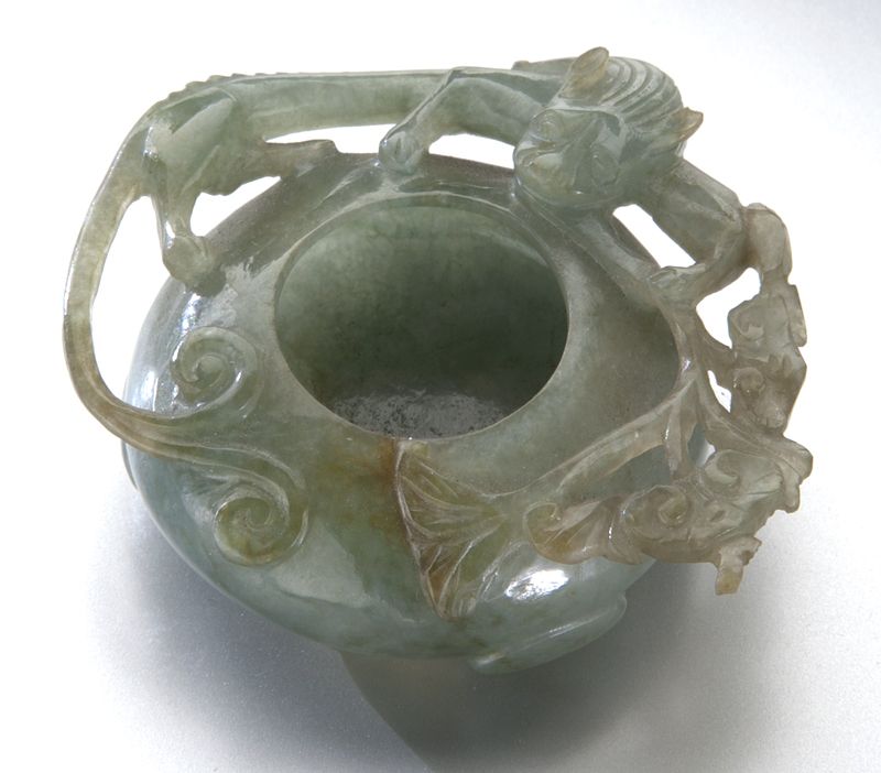 Chinese Qing carved jadeite brush