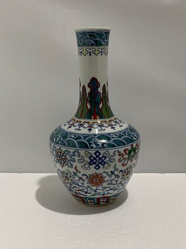 CHINESE QING DOUCAI BOTTLE VASE,