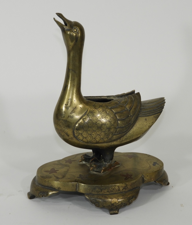CHINESE QING DYNASTY FIGURAL BRONZE