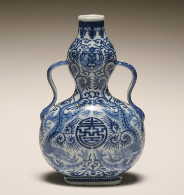 Chinese Qing Dynasty porcelain