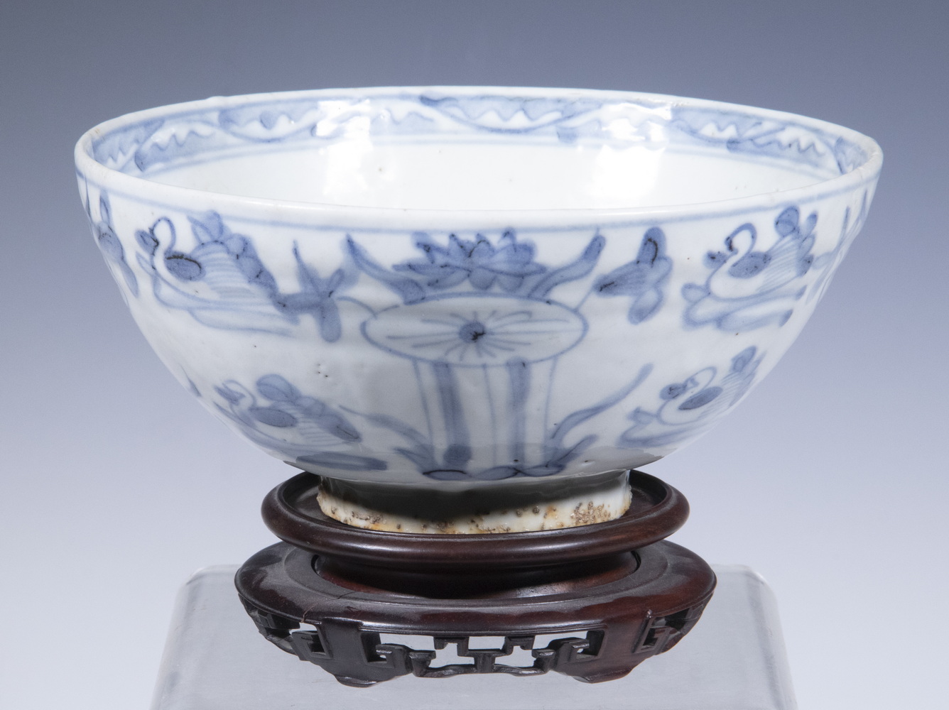 CHINESE QING PORCELAIN BOWL Blue