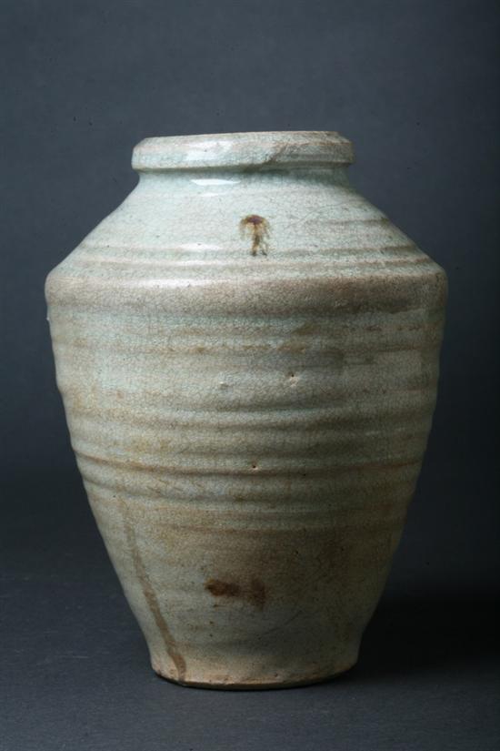 CHINESE QINGBAI PORCELAIN VASE.