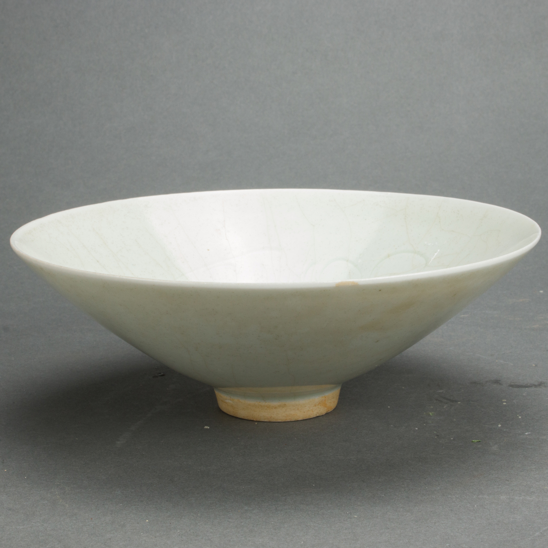CHINESE QINGBAI TYPE GLAZED BOWL