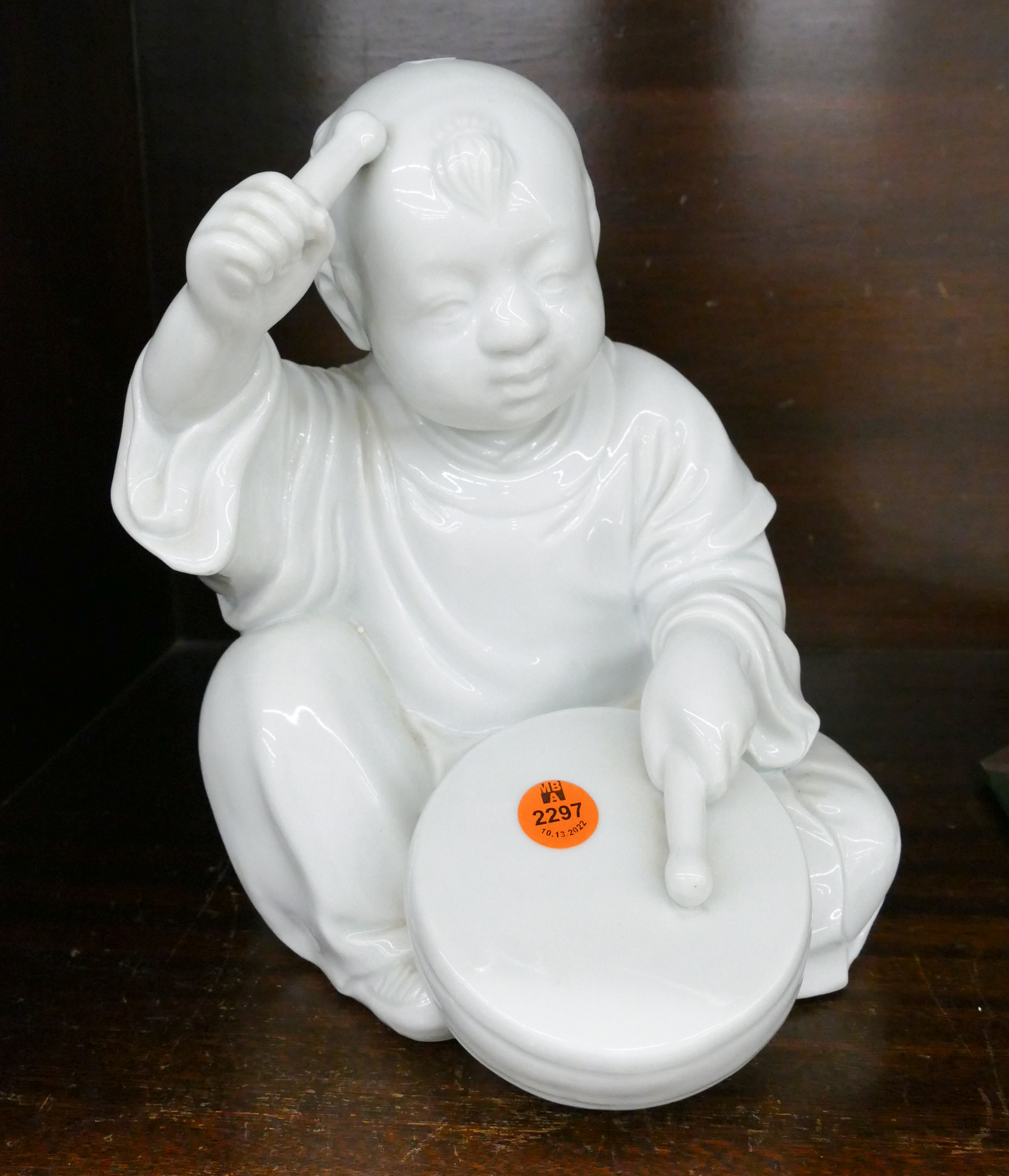 Chinese Republic Drumming Boy Blanc