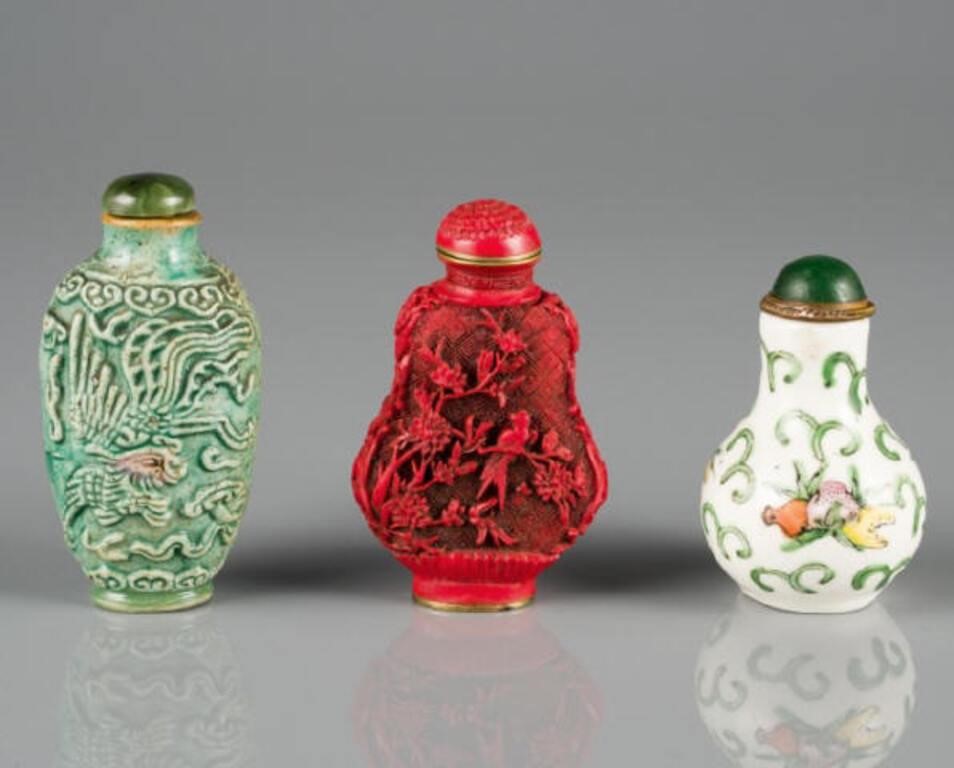 CHINESE REPUBLIC SNUFF BOTTLESA
