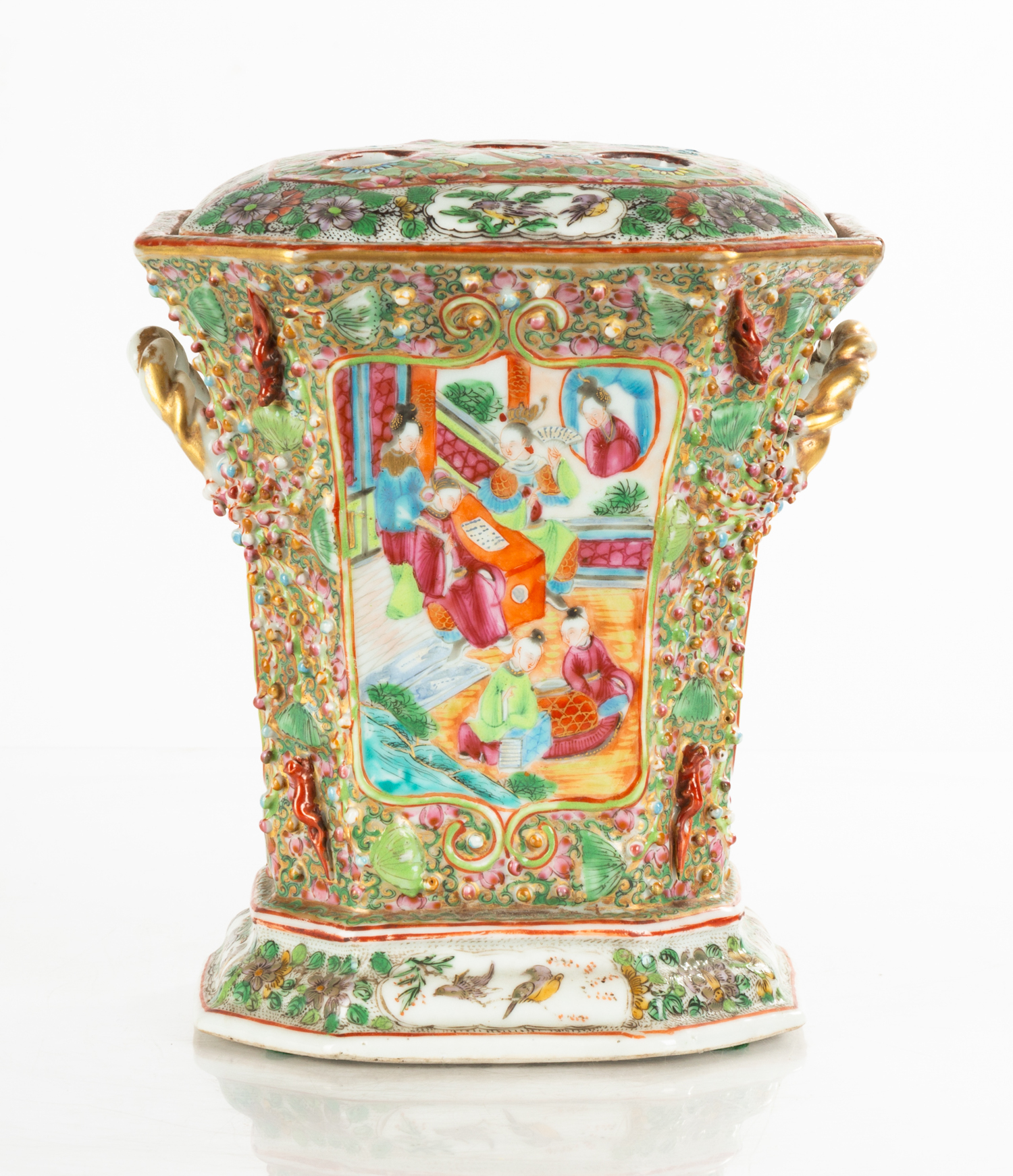 CHINESE ROSE MEDALLION BOUGH POT
