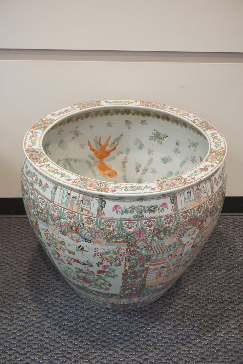 CHINESE ROSE MEDALLION LARGE