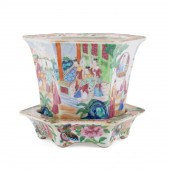 CHINESE ROSE MEDALLION PLANTER