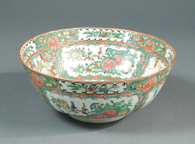 CHINESE ROSE MEDALLION PORCELAIN