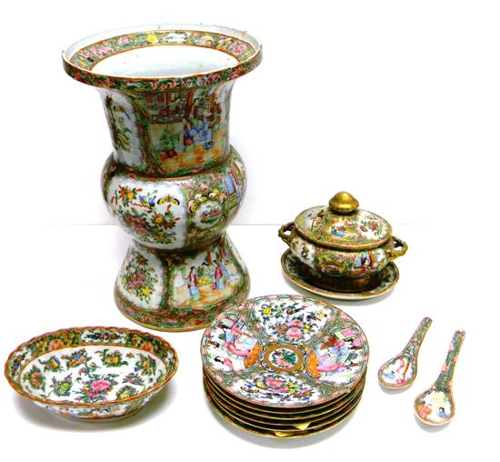 Chinese ''Rose Medallion''