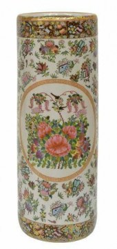 CHINESE ROSE MEDALLION PORCELA