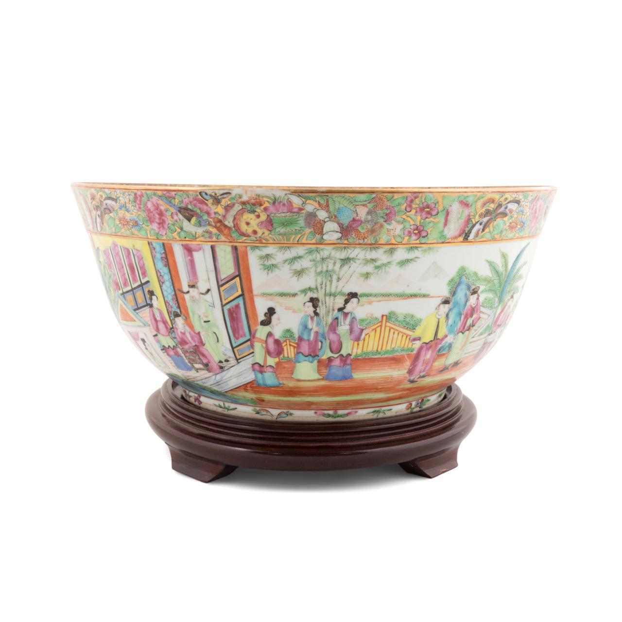 CHINESE ROSE MEDALLION PUNCH BOWL