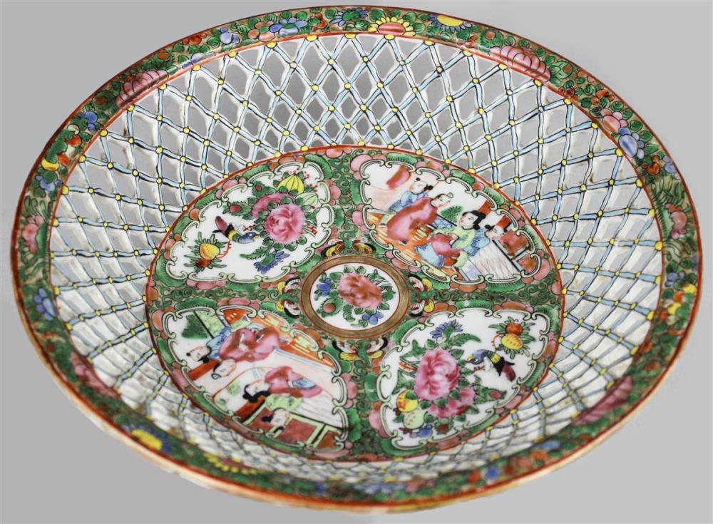 CHINESE ROSE MEDALLION