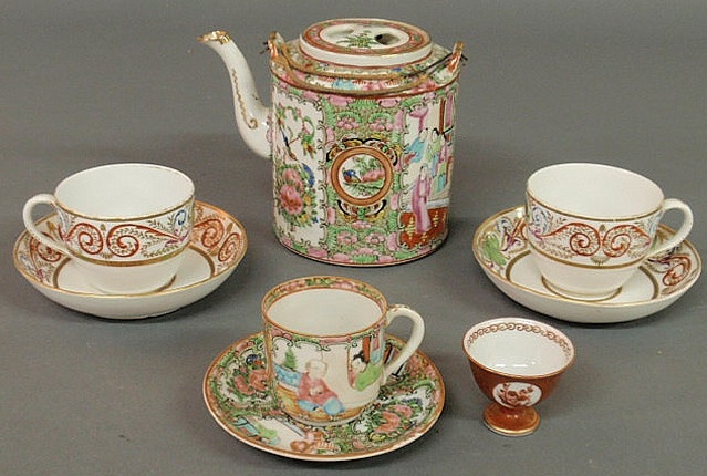 Chinese Rose Medallion teapot