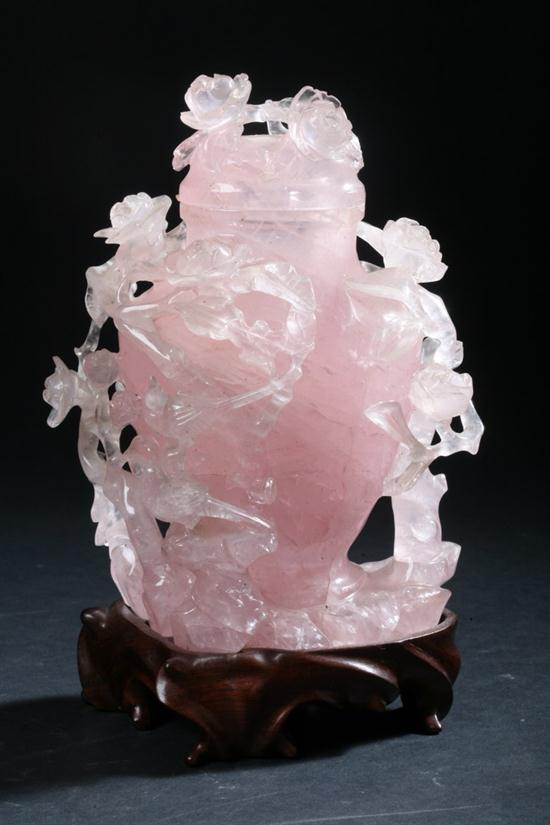 CHINESE ROSE QUARTZ VASE AND COVER.