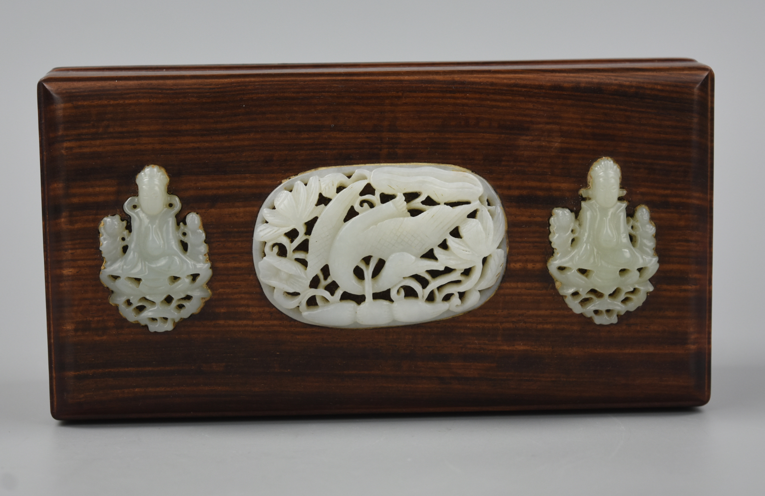 CHINESE ROSE WOOD BOX WITH 3 INLAID