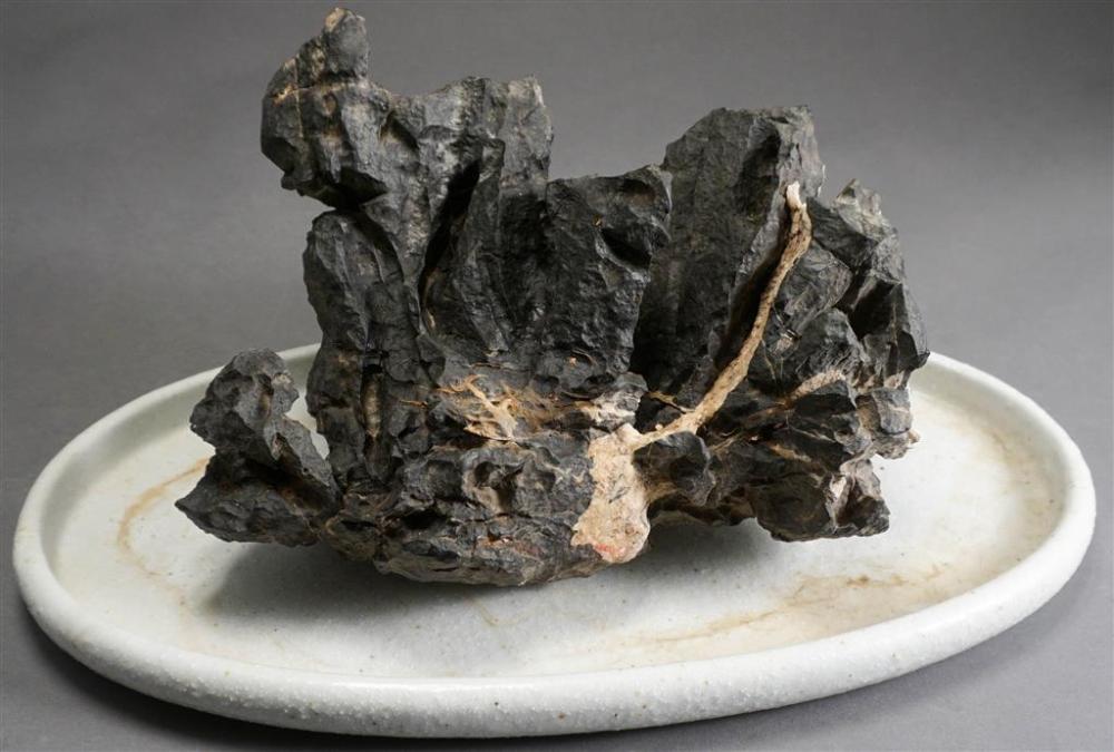 CHINESE ROUGH LINGBI TYPE STONE