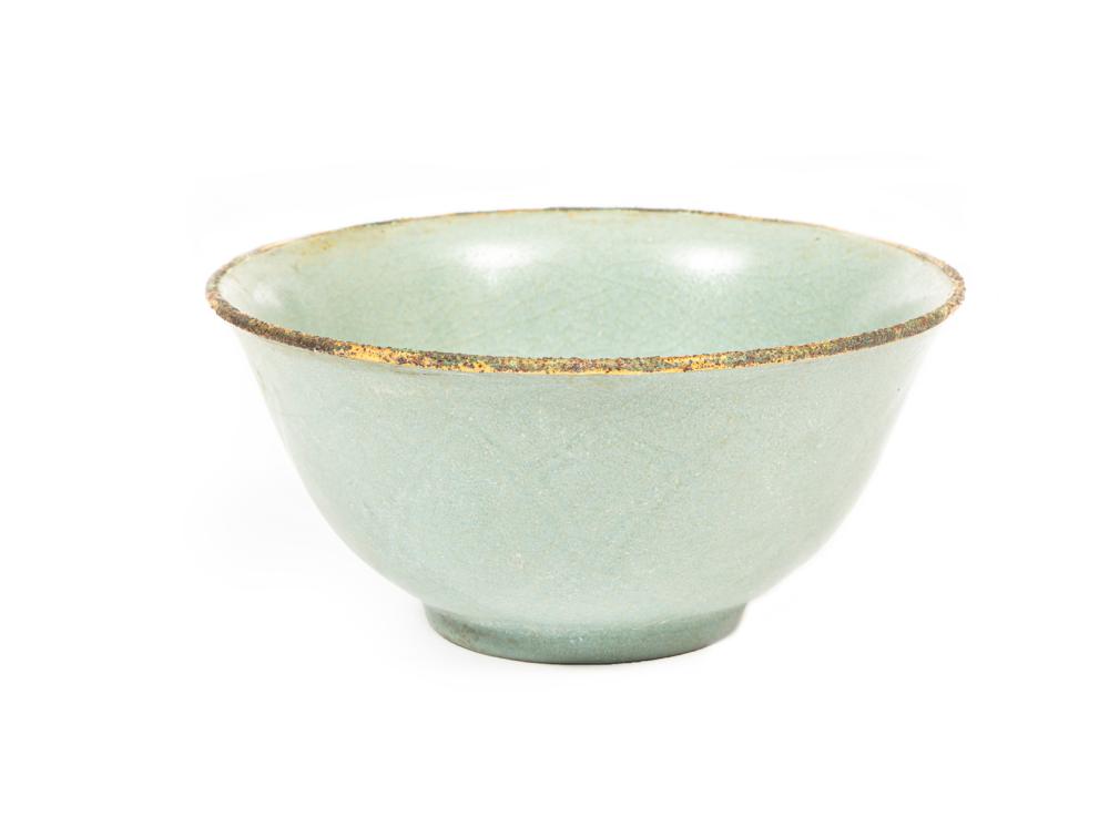 CHINESE RU-STYLE MOLDED CELADON