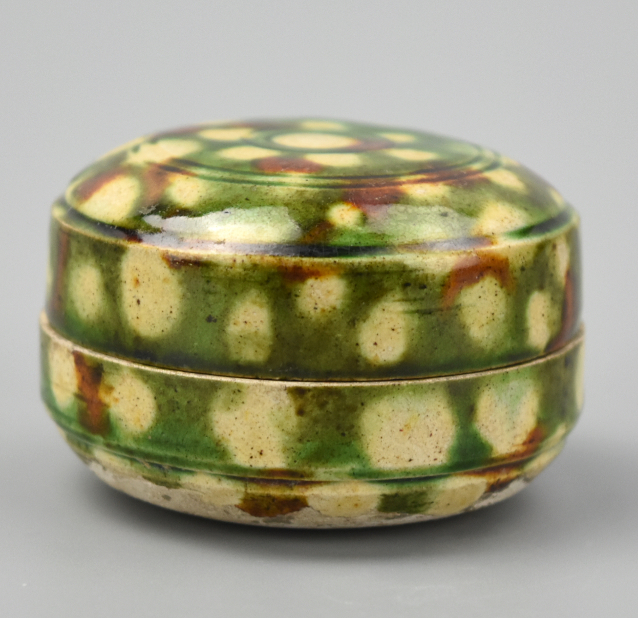CHINESE SANAI GLAZED BOX & COVER,