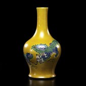 Chinese Sancai Dragon Vase Chi