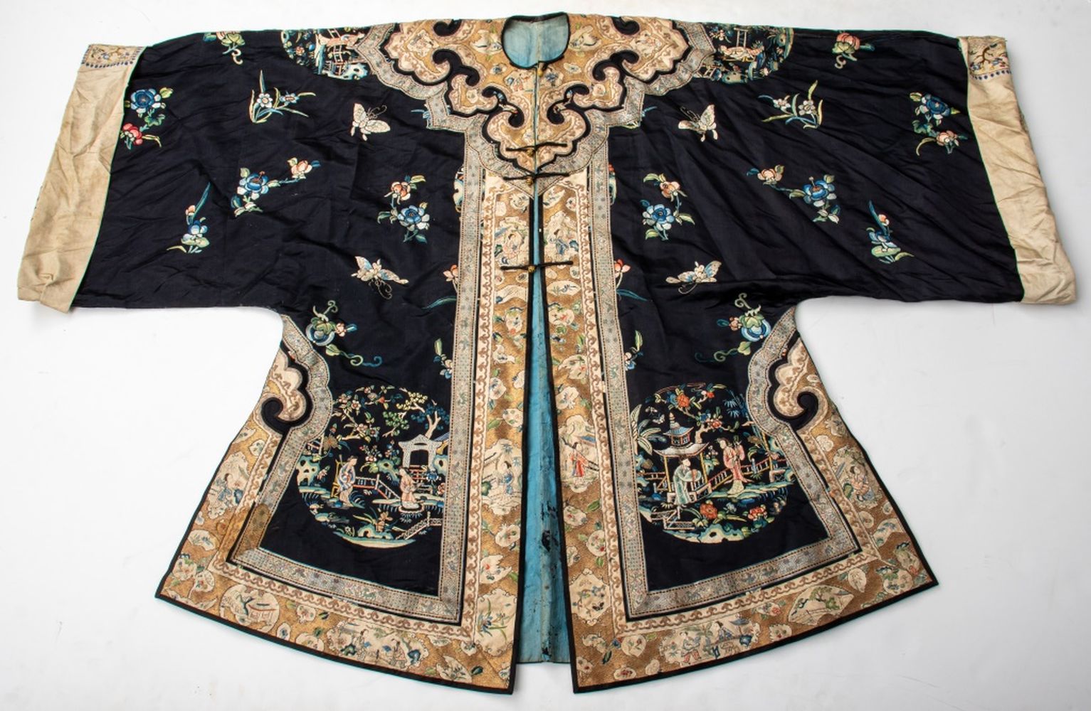 CHINESE SILK EMBROIDERED ROBE