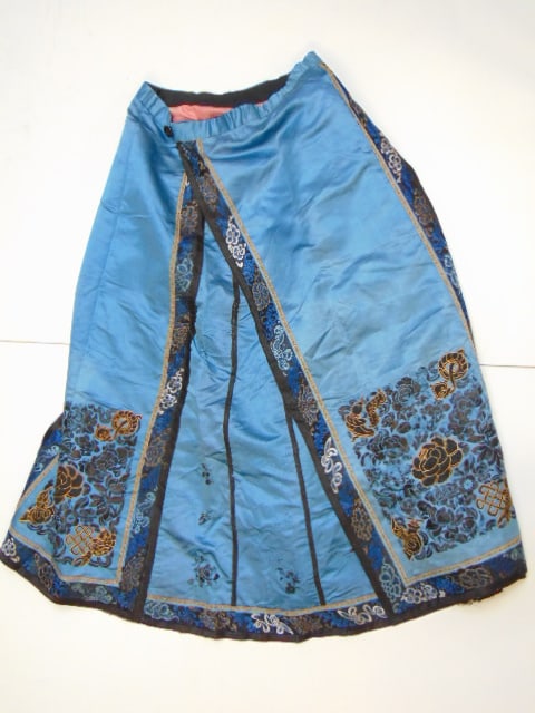 CHINESE SILK EMBROIDERED SKIRT,