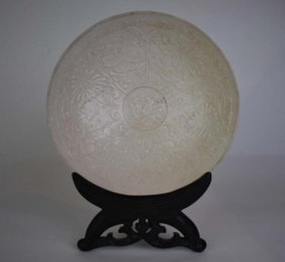 CHINESE SLIP DECORATED WHITE