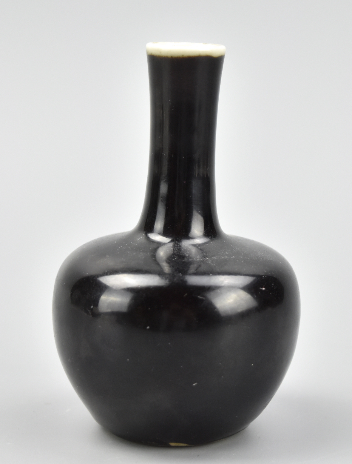 CHINESE SMALL BLACK GLAZED VASE,