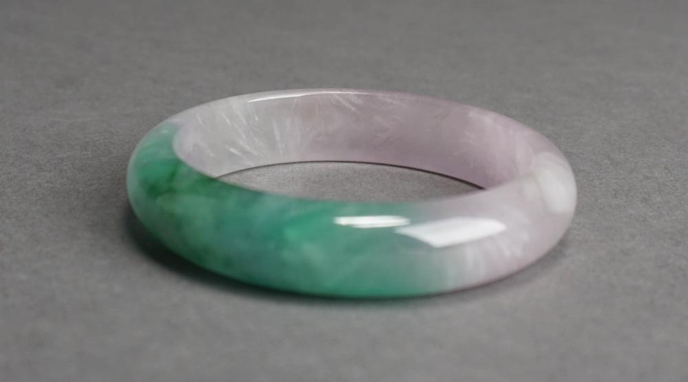 CHINESE SPINACH JADE BANGLE