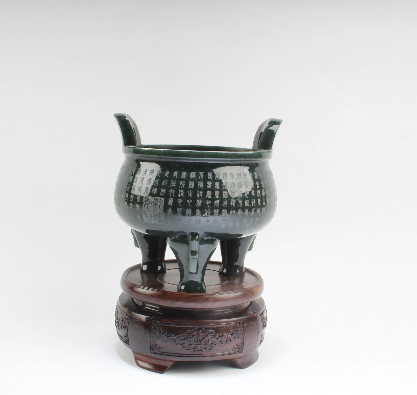 CHINESE SPINACH JADE TRIPOD