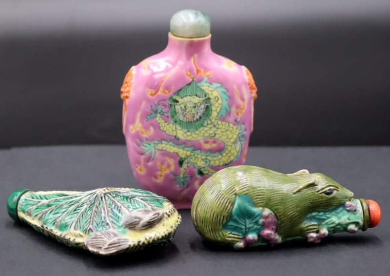 CHINESE 'SQUIRREL AND GRAPES' SNUFF