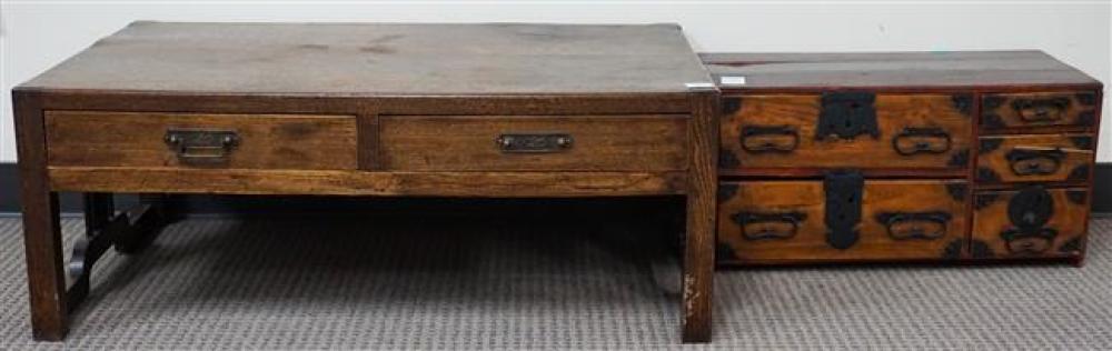 CHINESE STAINED WOOD CHOW TABLE AND