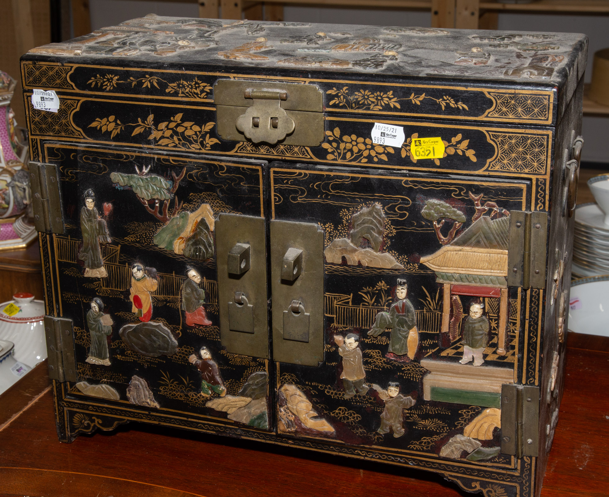 CHINESE STONE & LACQUER JEWELRY BOX