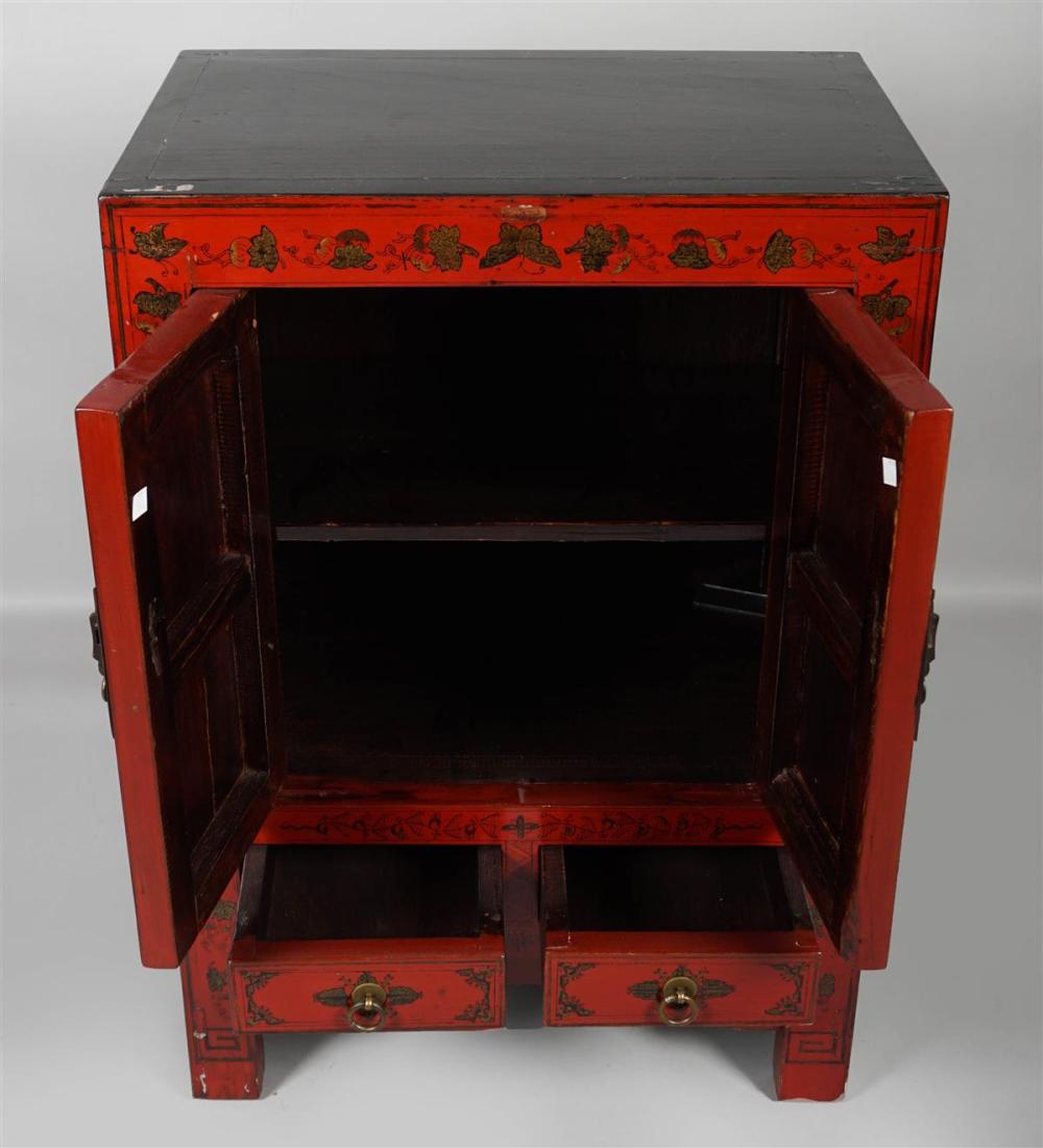 CHINESE STYLE GILT DECORATED