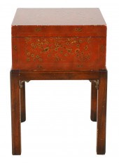 CHINESE-STYLE LACQUERED MAHOGA