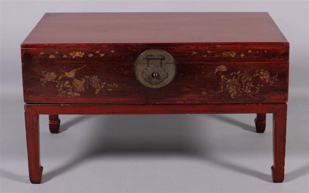 CHINESE STYLE SCARLET LACQUERED