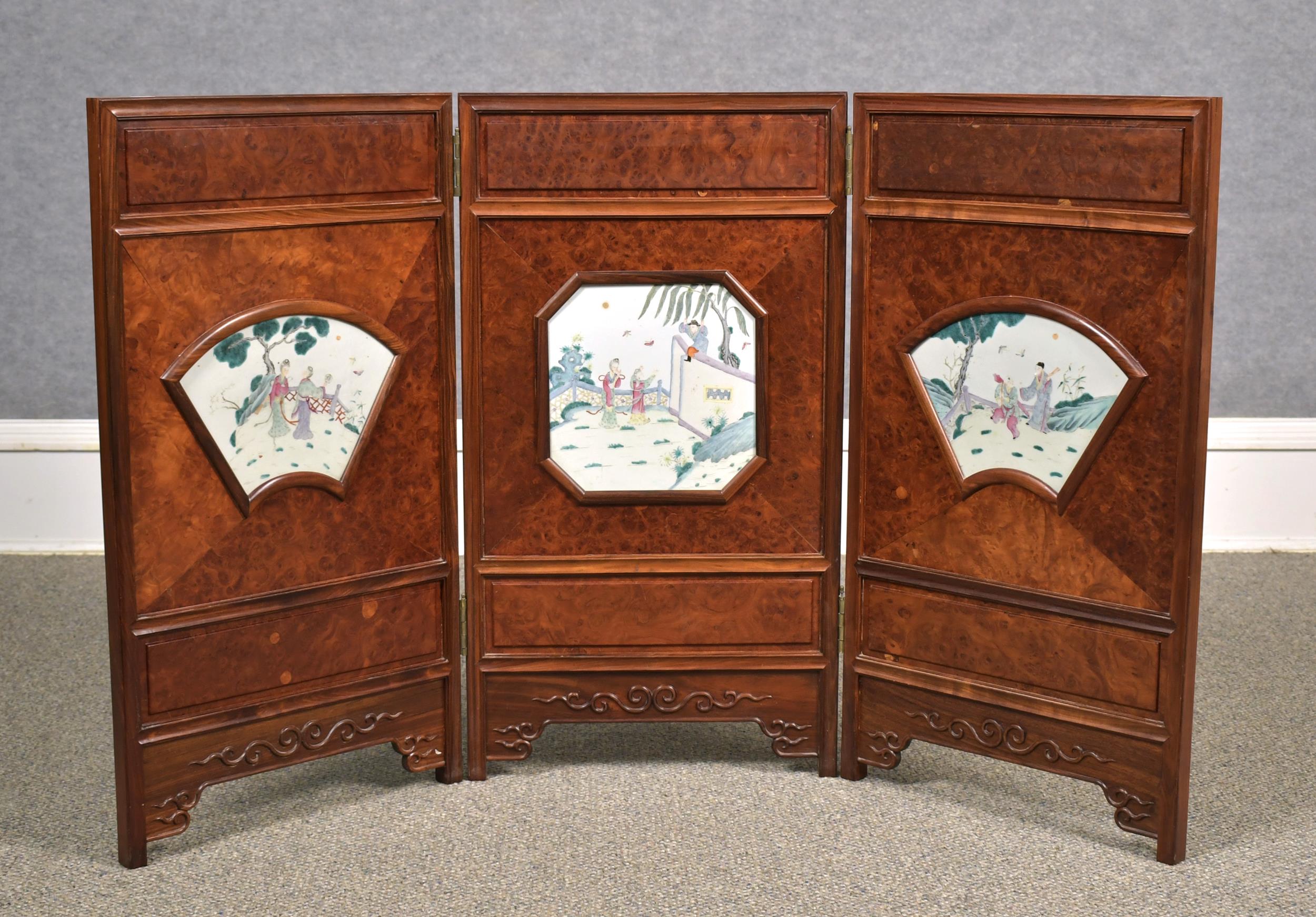 CHINESE TABLE SCREEN WITH PORCELAIN