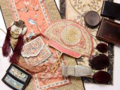 CHINESE TEXTILES, HORN HANDLE