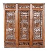 CHINESE THREE-PANEL CARVED WOO