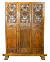 CHINESE THREE-PANEL CARVED WOO