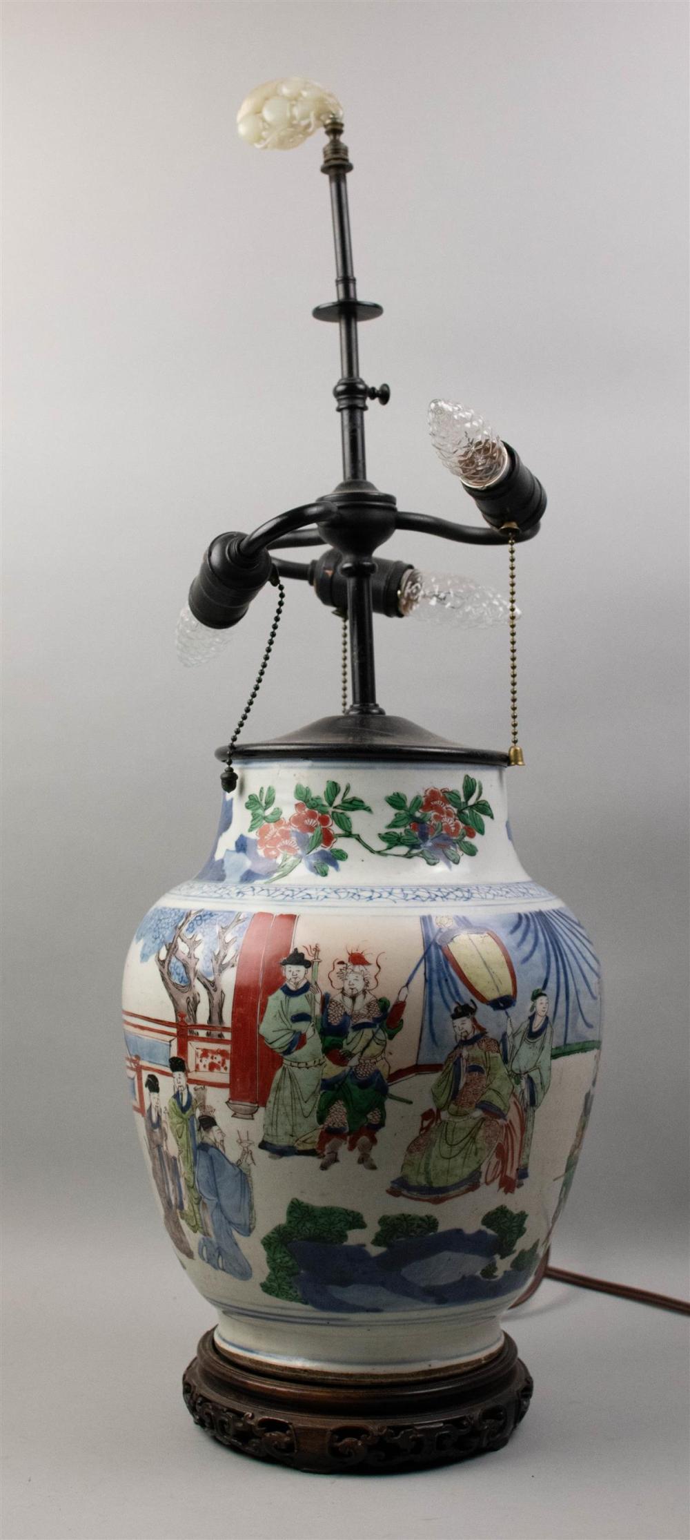 CHINESE TRANSITIONAL WUCAI VASE NOW