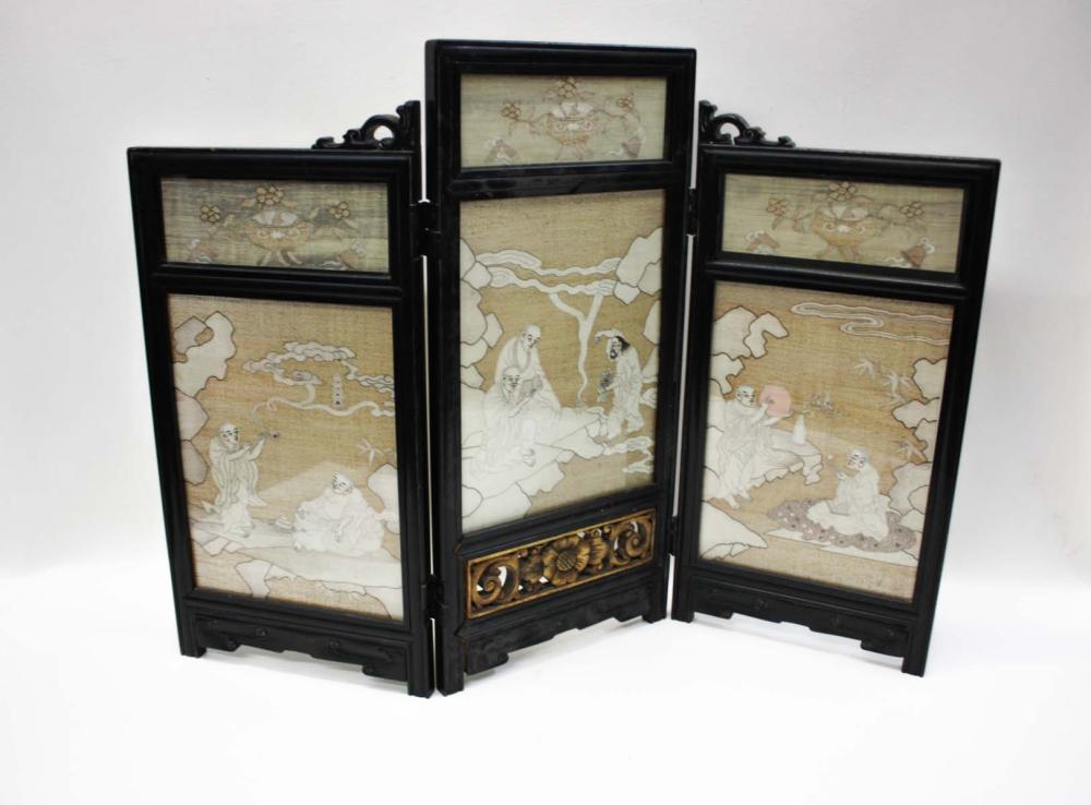 CHINESE TRI-FOLD TABLE SCREEN, WITH