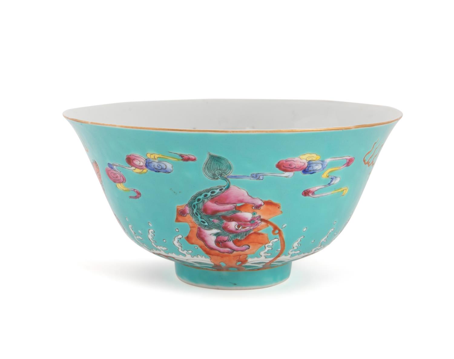 CHINESE TURQUOISE GROUND FAMILLE