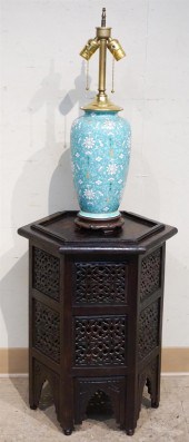 CHINESE TURQUOISE GROUND PORCE