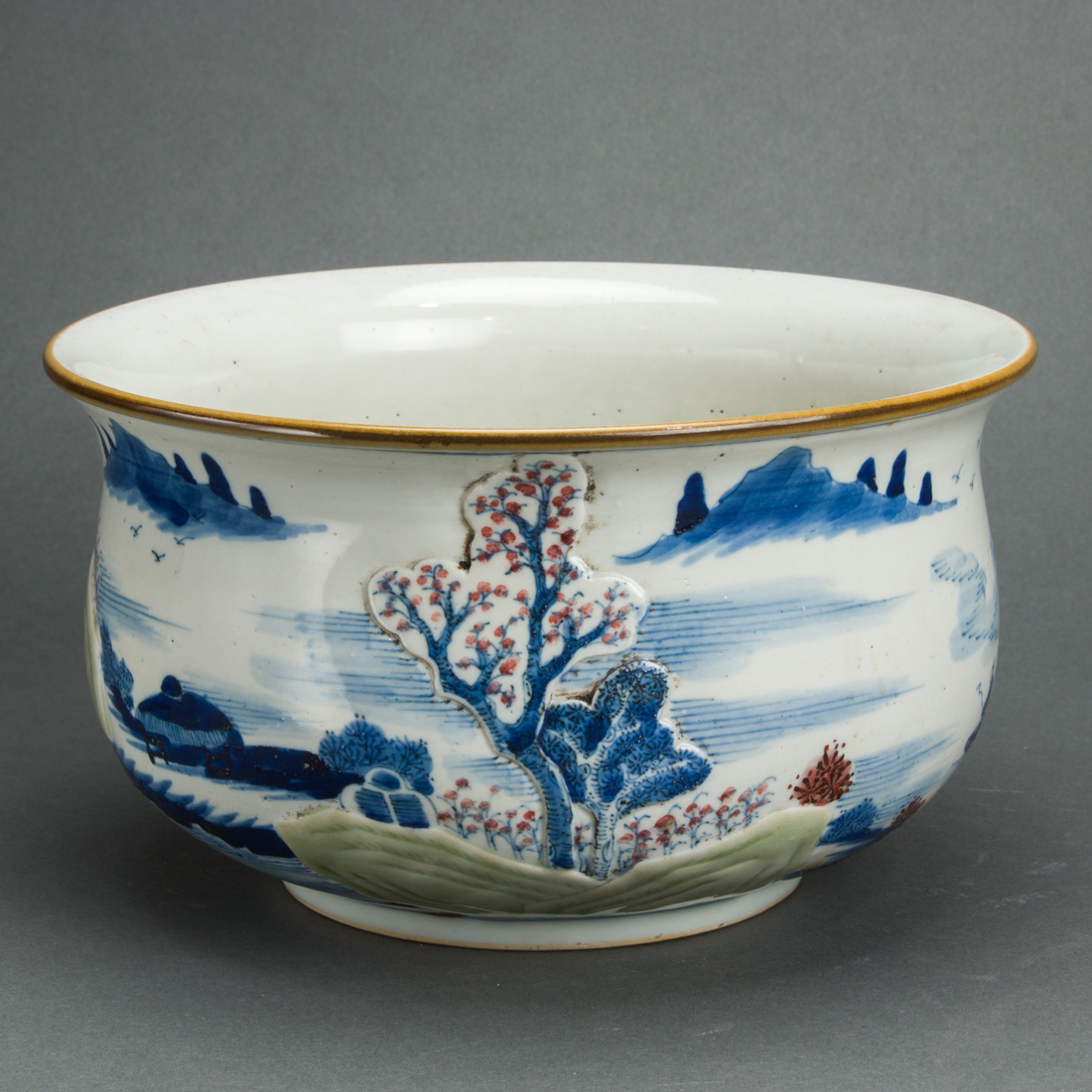 CHINESE UNDERGLAZE BLUE AND