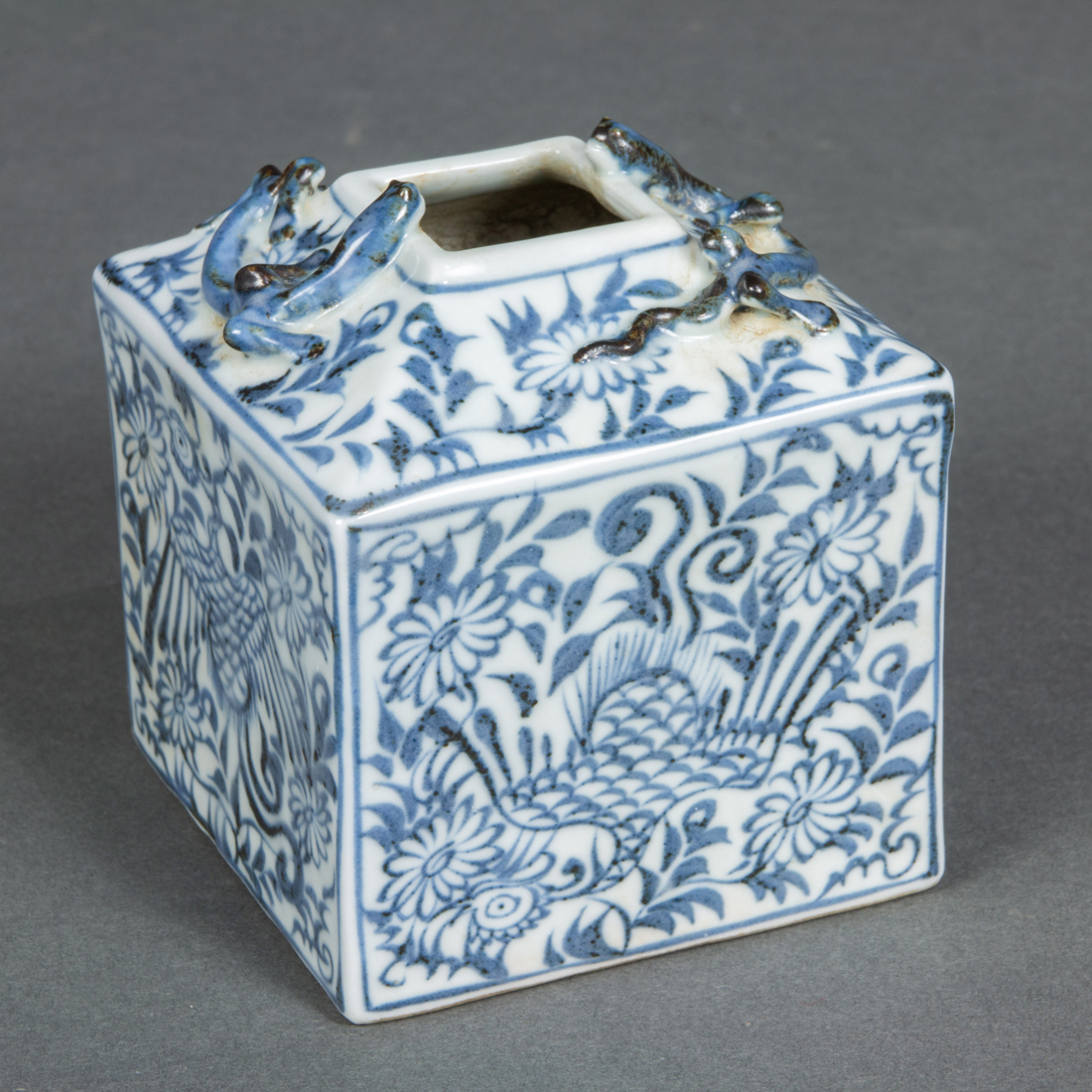 CHINESE UNDERGLAZE BLUE SQUARE FORM