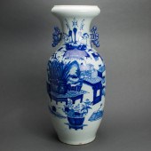 CHINESE UNDERGLAZE BLUE VASE F
