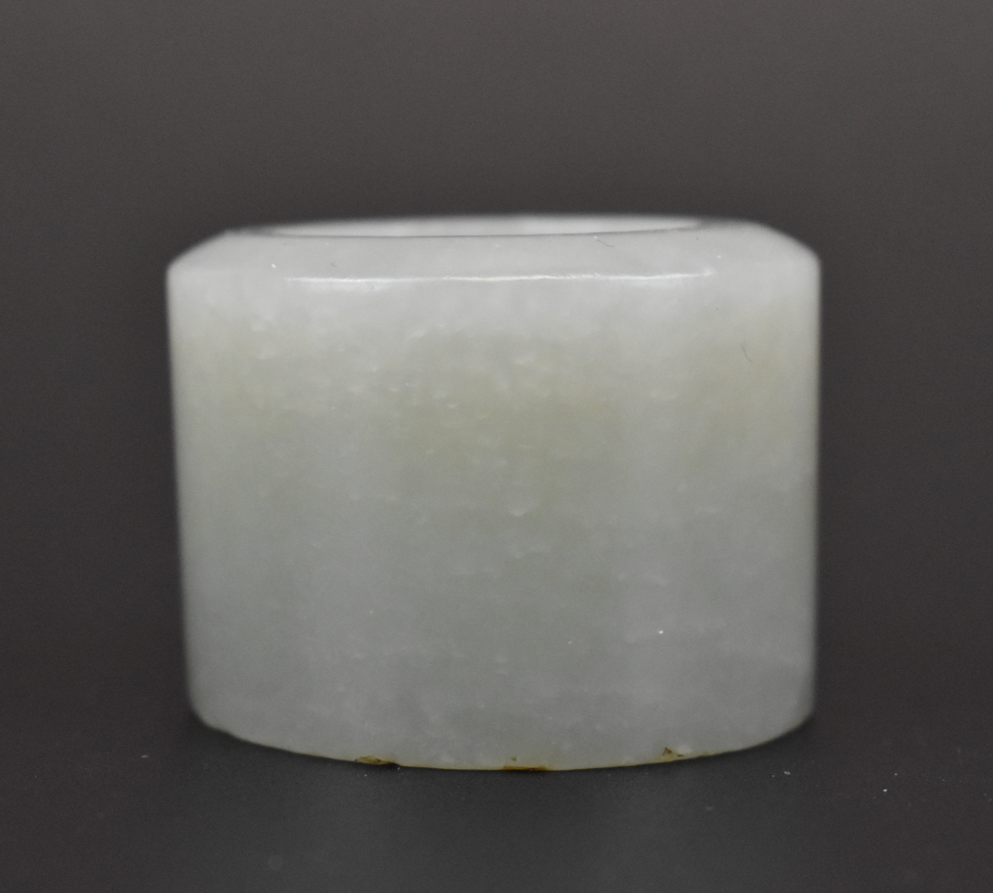 CHINESE WHITE JADE ARCHER RING,