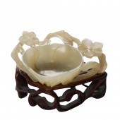 CHINESE WHITE JADE BRUSH WASHE