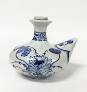 CHINESE WINE POT WITH QING YON